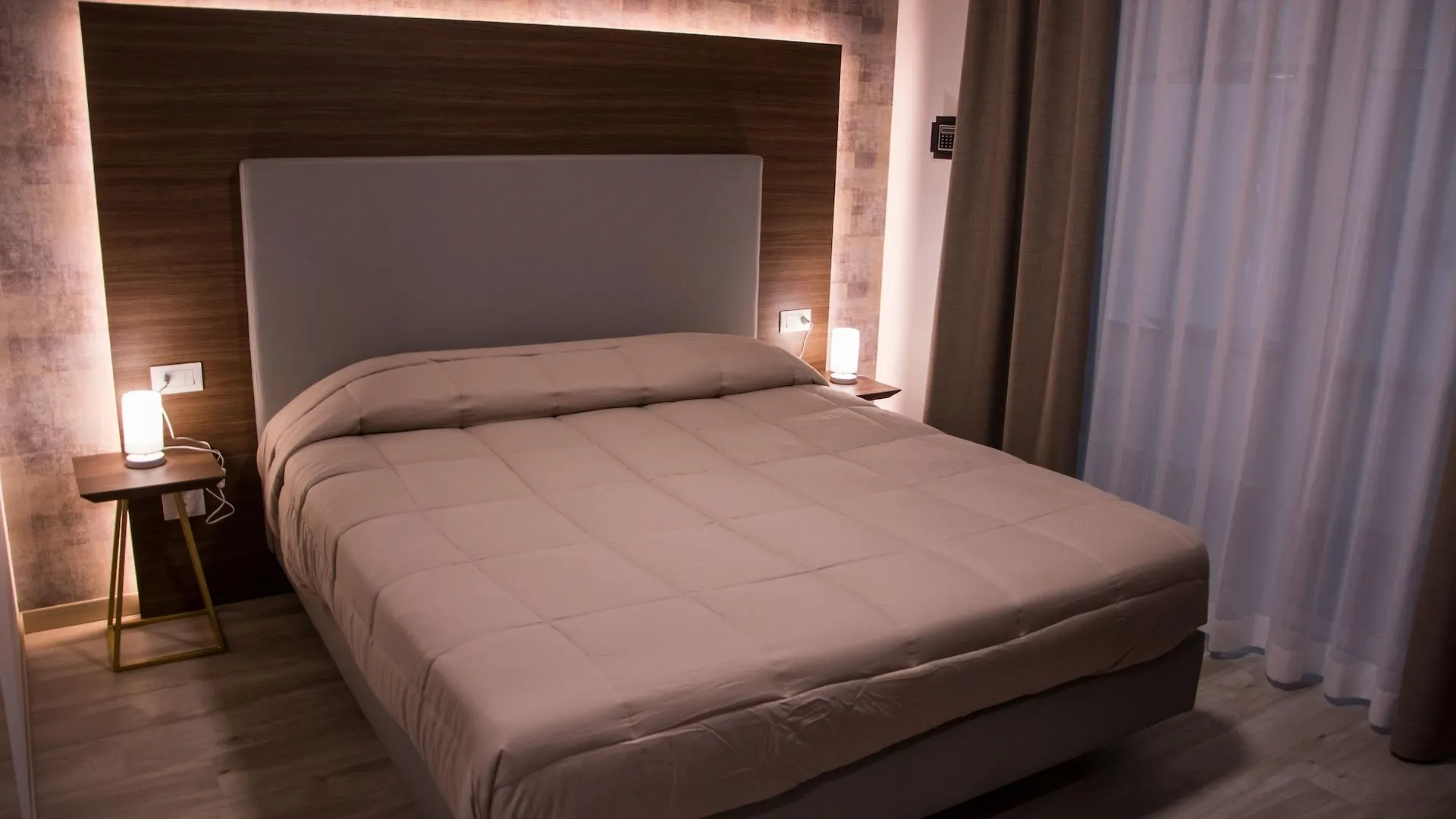 8Room Hotel CTA Itálie