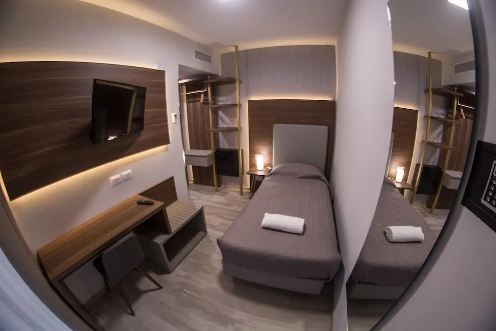 8Room Hotel CTA
