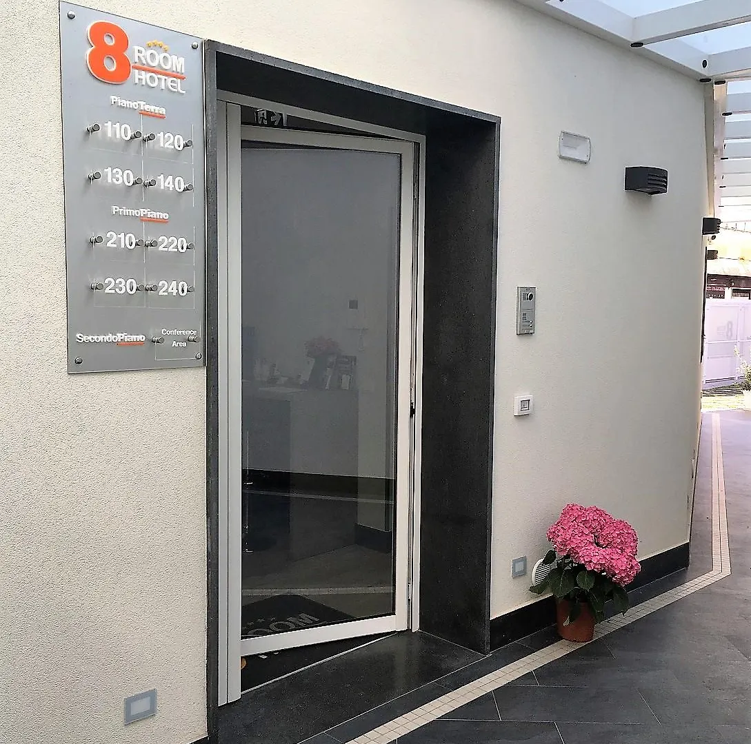 8Room Hotel CTA