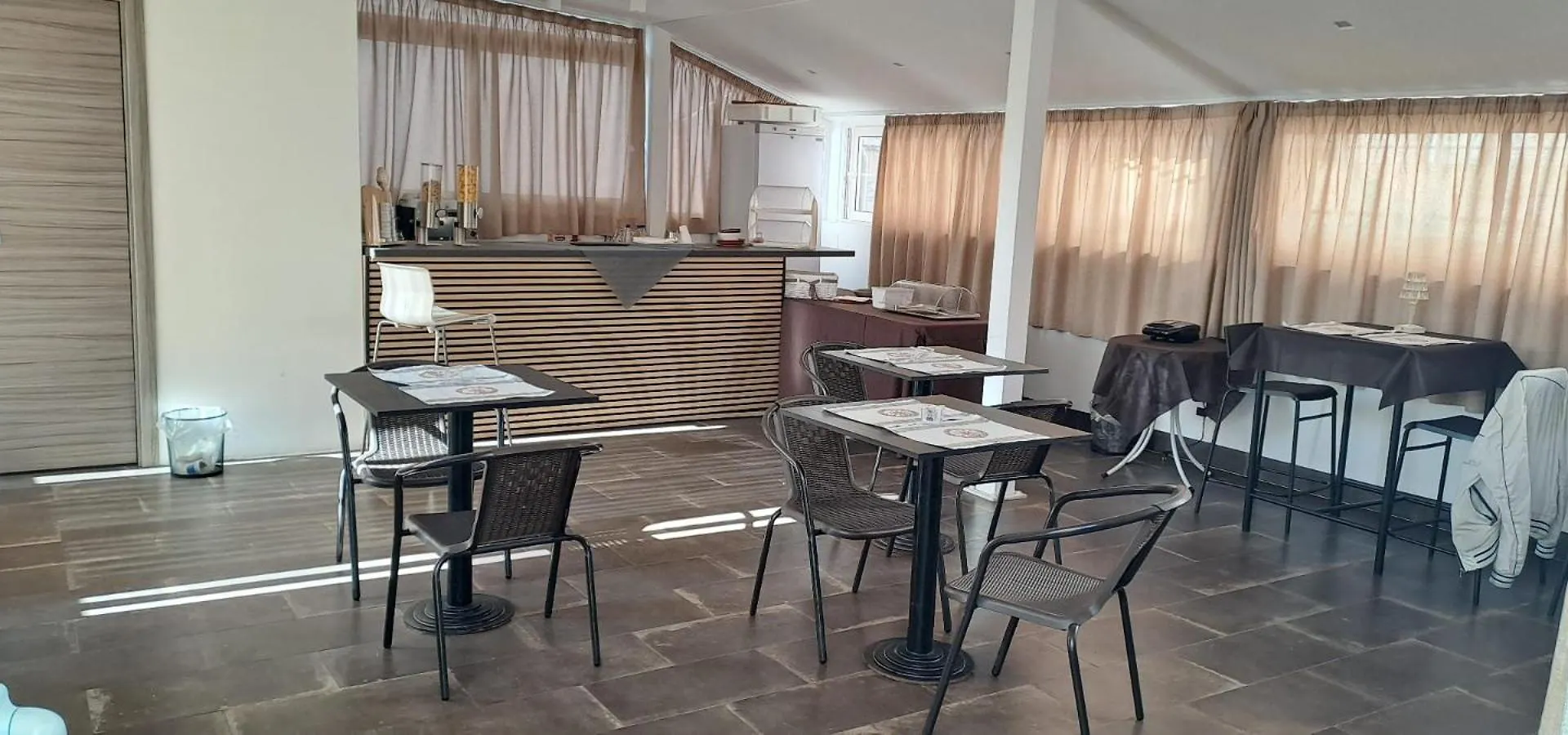 8Room Hotel CTA