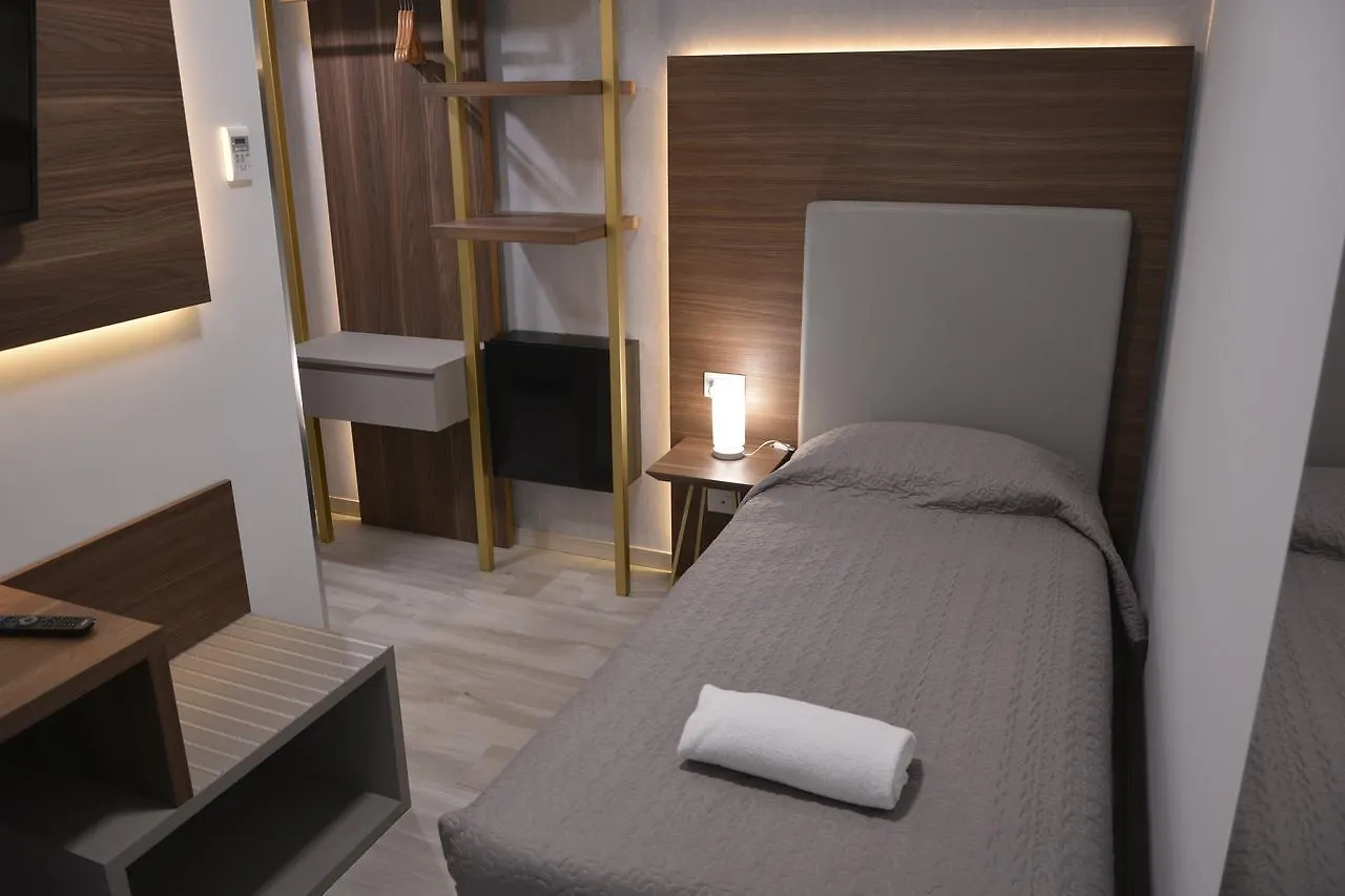 8Room Hotel Katanya