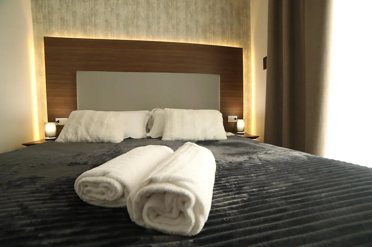 8Room Hotel CTA